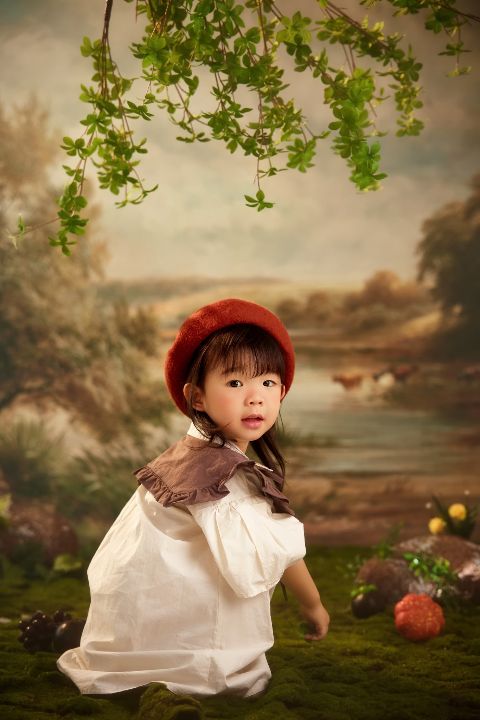 儿童田园写真AI追色推荐:控制草木颜色,保持孩子的表情和服装细节 田园道具、自然色背景和儿童写真画面