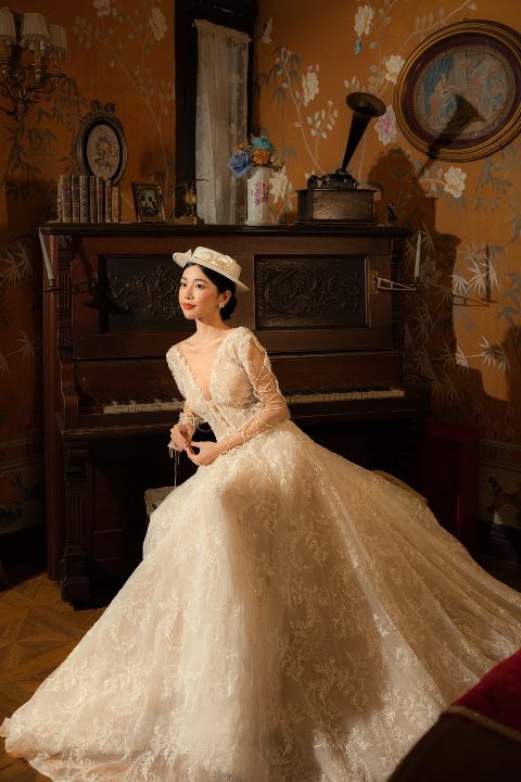 复古婚纱照AI追色推荐：南洋室内婚纱照效果 双人互动