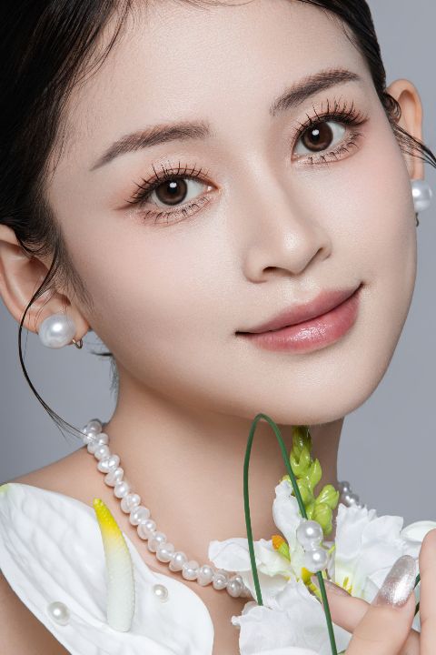 极简婚纱照AI追色推荐:保留轮廓和白纱细节,避免画面发灰 整体色调关系
