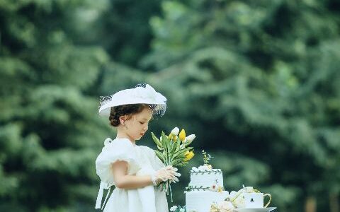 儿童公主风写真AI追色推荐：保留裙装材质和孩子自然表情