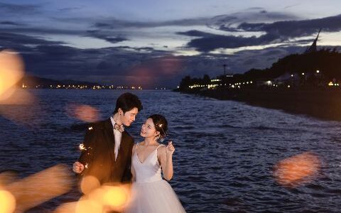 烟花婚纱照AI追色推荐：让人物、烟花和环境光分别清楚