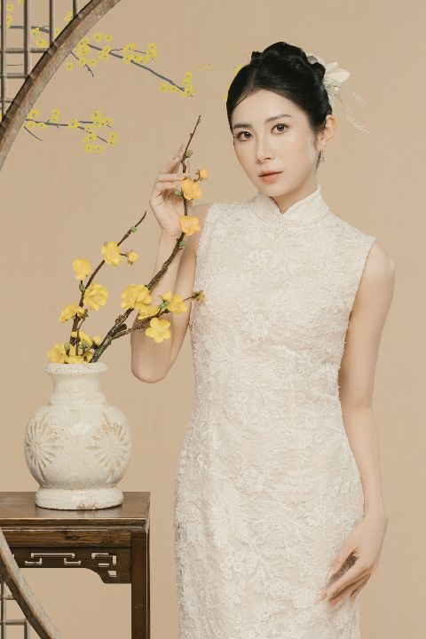 工笔画婚纱照AI追色推荐：保留服饰纹样和人物五官层次适用场景