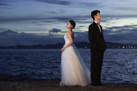 烟花婚纱照AI追色推荐：让人物、烟花和环境光分别清楚适用场景